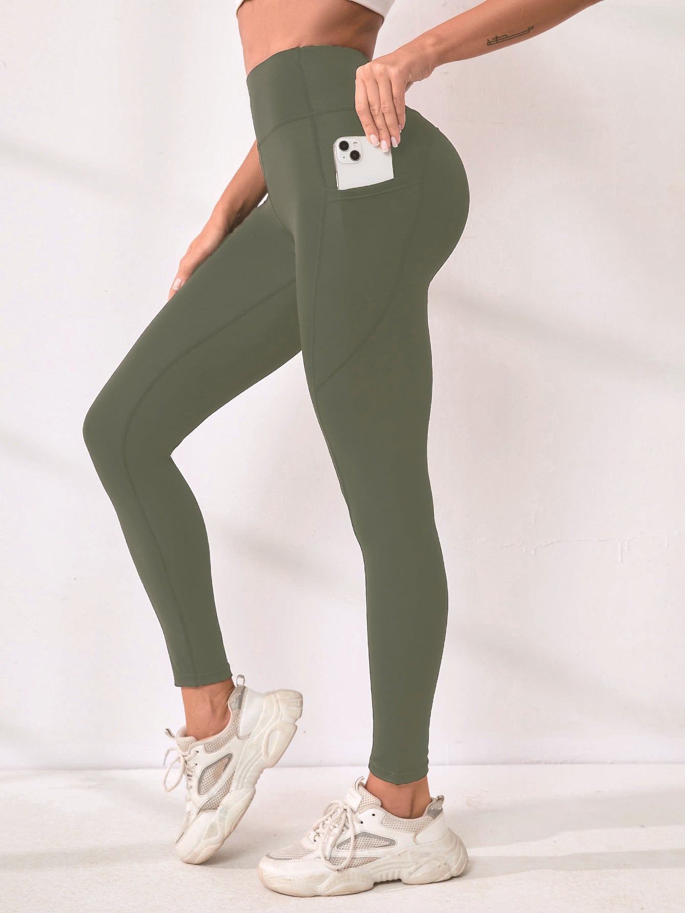 High-waisted slim-leg yoga pants